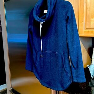 Title Nine DESO fleece pullover